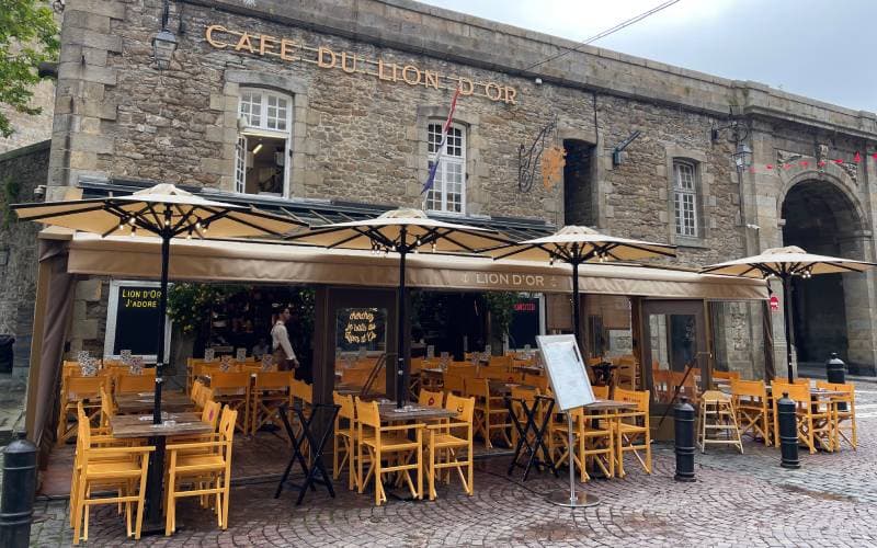 Le Lion d'Or : où manger une vraie brasserie face à Chateaubriand